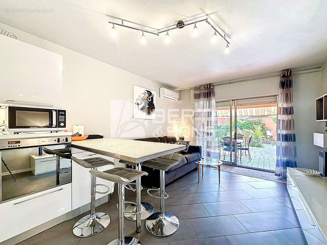 Appartement à THEOULE-SUR-MER