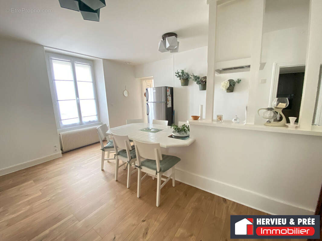 Appartement à LUC-SUR-MER