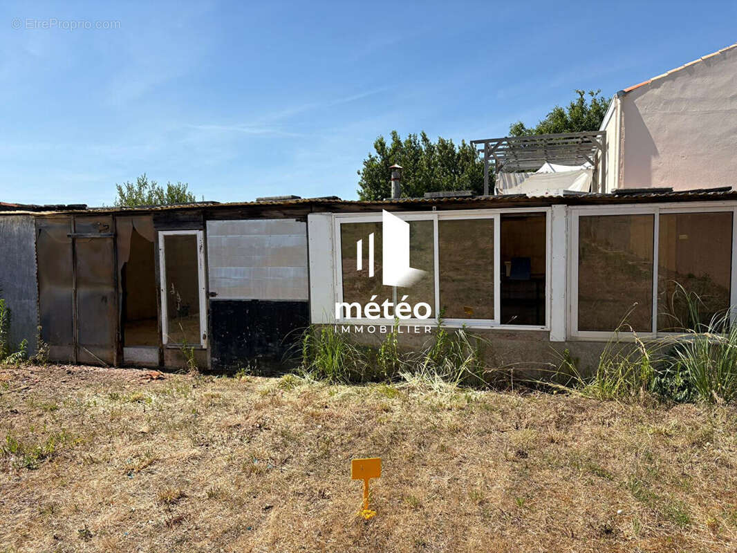 Terrain à LES SABLES-D&#039;OLONNE
