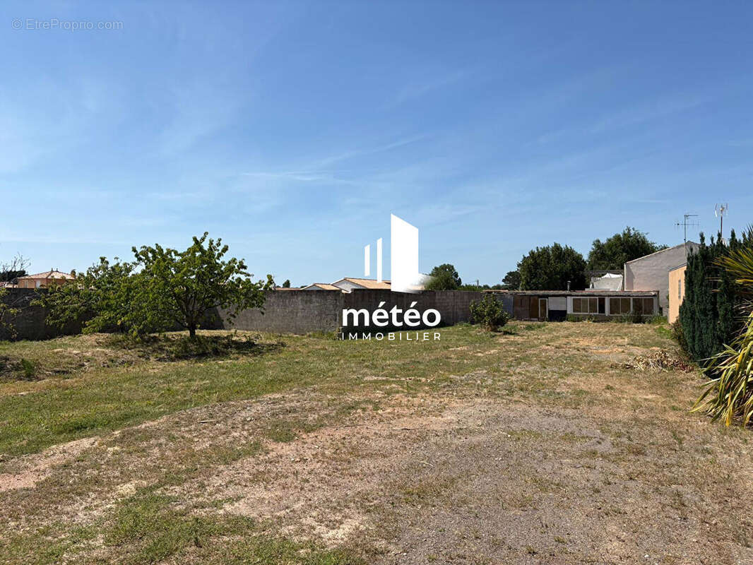 Terrain à LES SABLES-D&#039;OLONNE