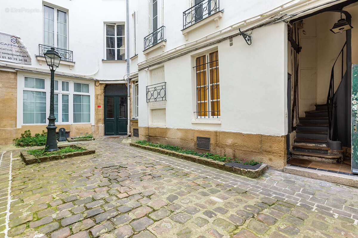 Appartement à PARIS-5E