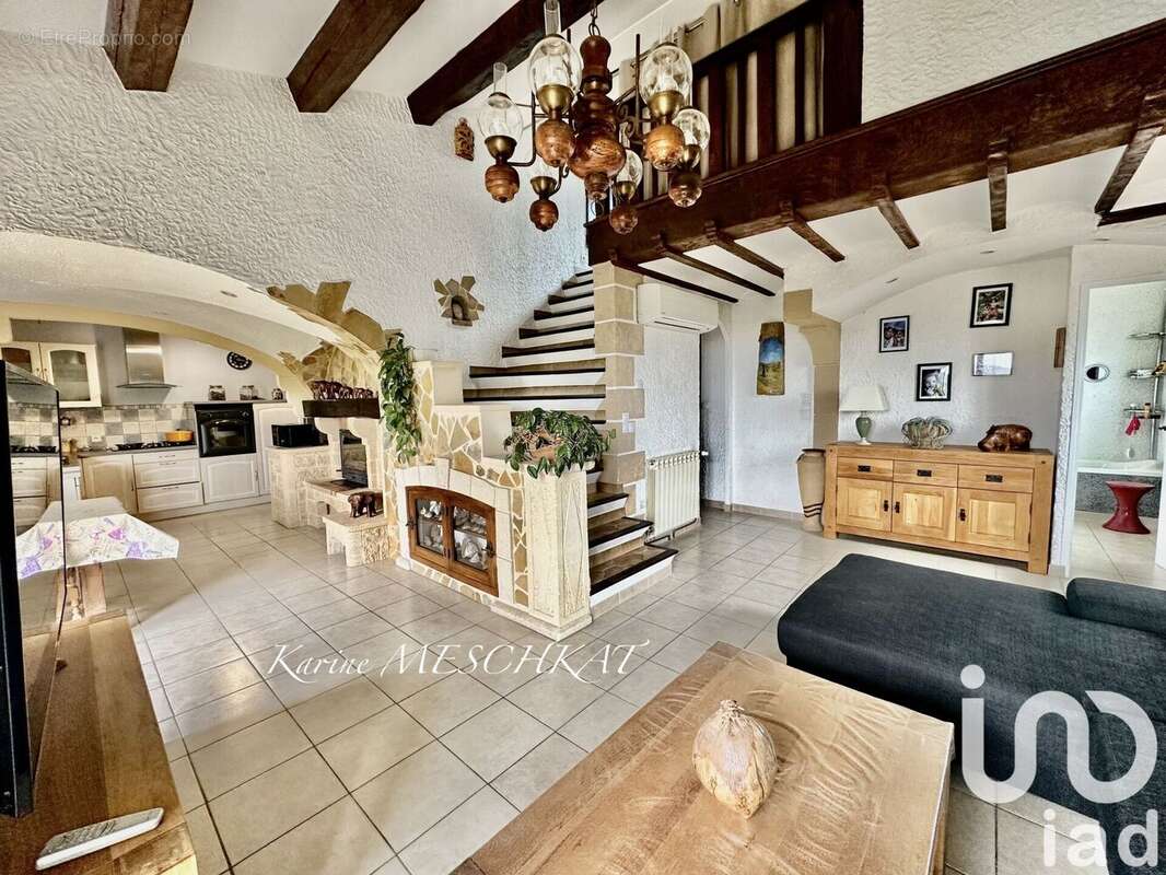 Photo 2 - Maison à PEYRUIS