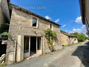 Maison à MARC-LA-TOUR