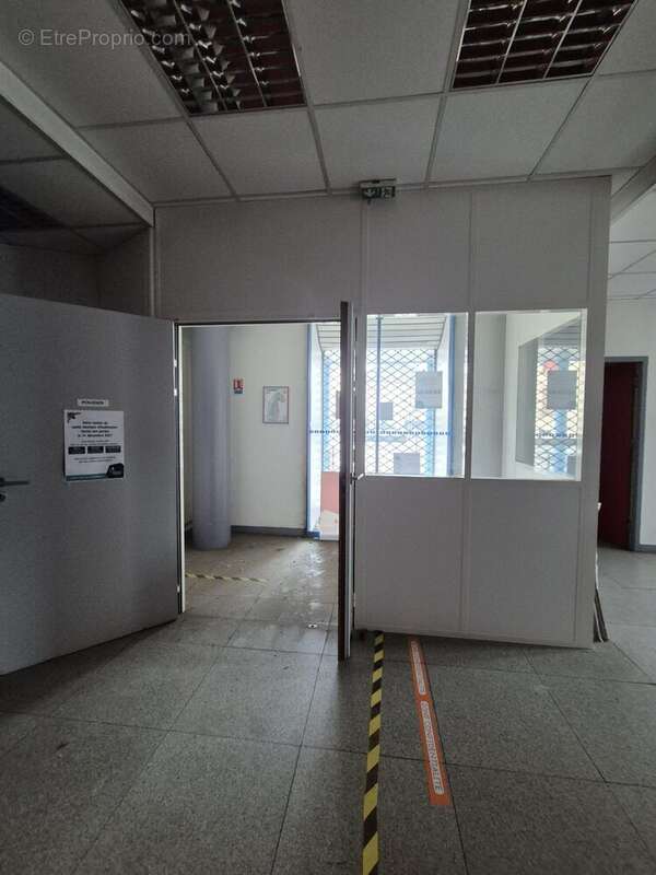 Commerce à AUDINCOURT