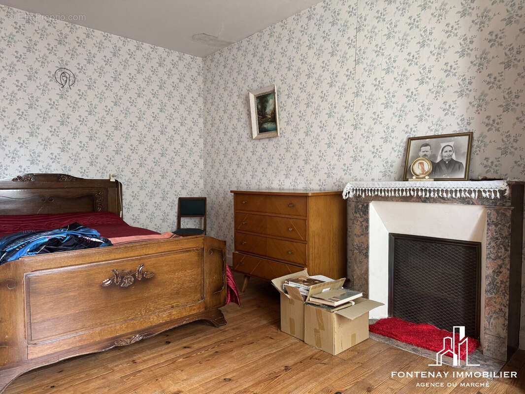 Maison à SAINT-SULPICE-EN-PAREDS