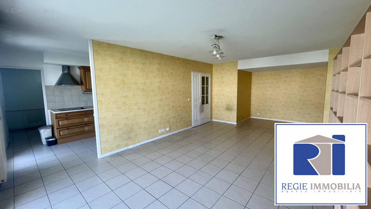 Vaste séjour lumineux  - Appartement à GRENOBLE