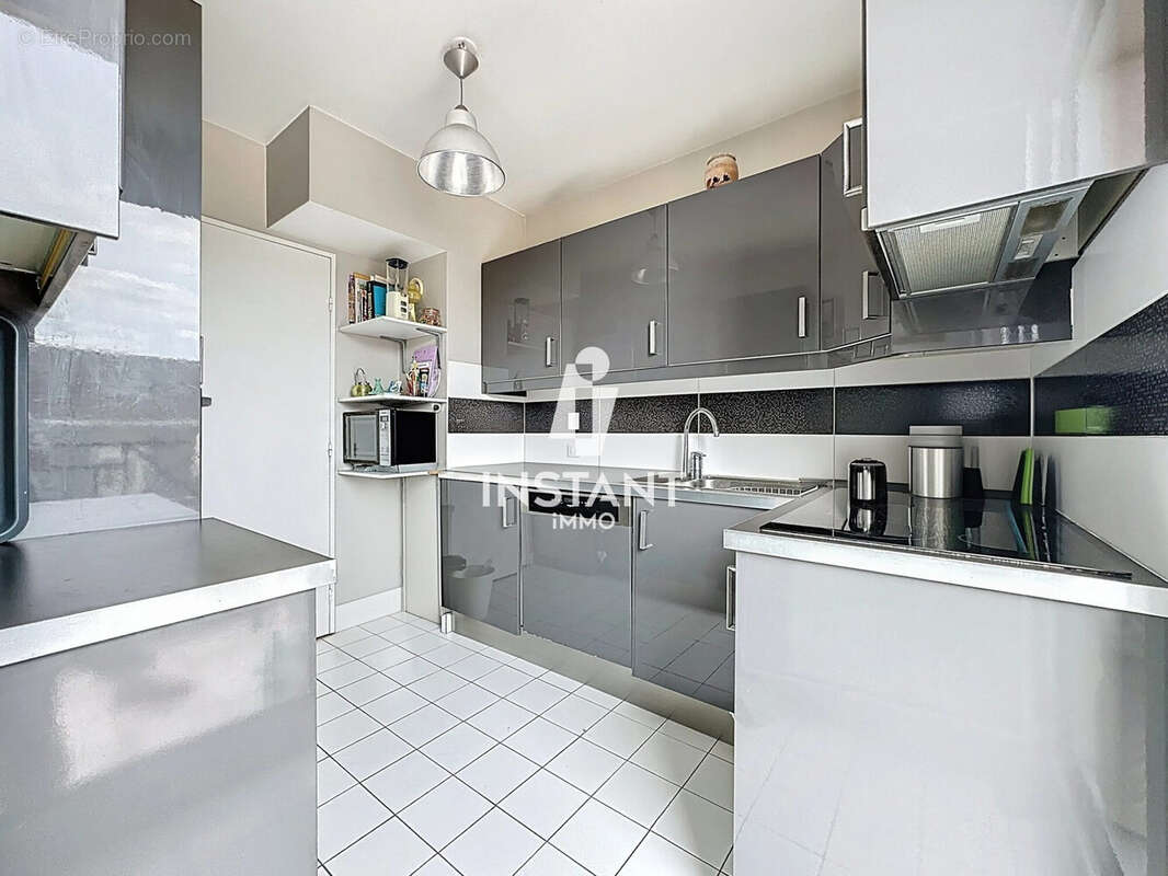 Appartement à CHARENTON-LE-PONT