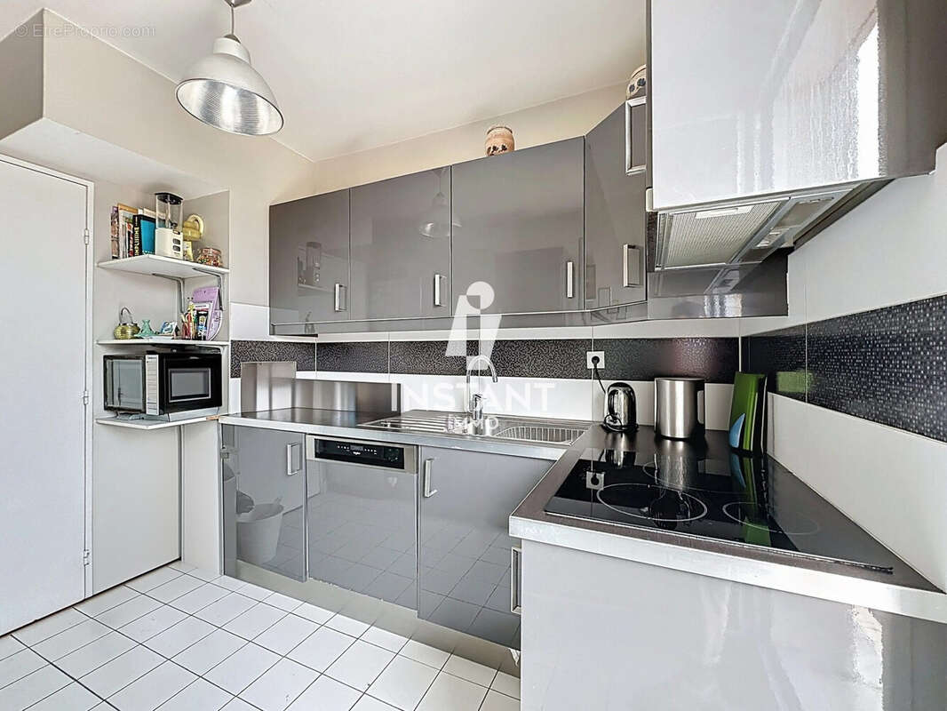 Appartement à CHARENTON-LE-PONT