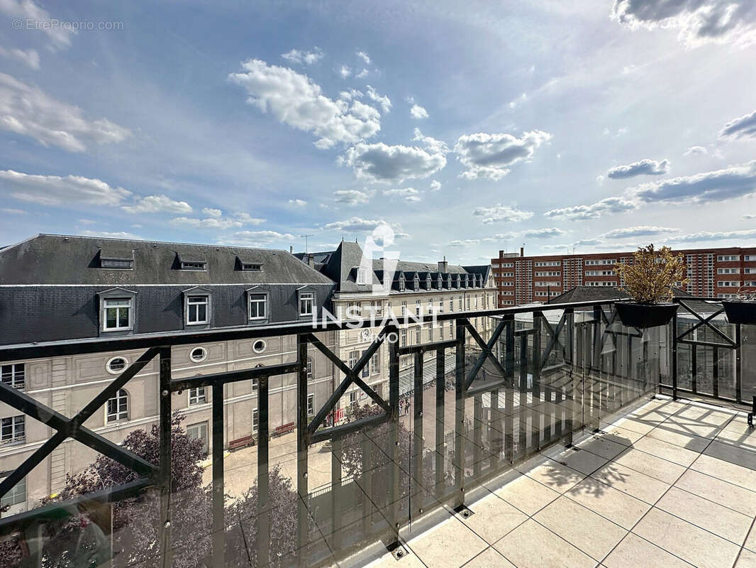 Appartement à CHARENTON-LE-PONT