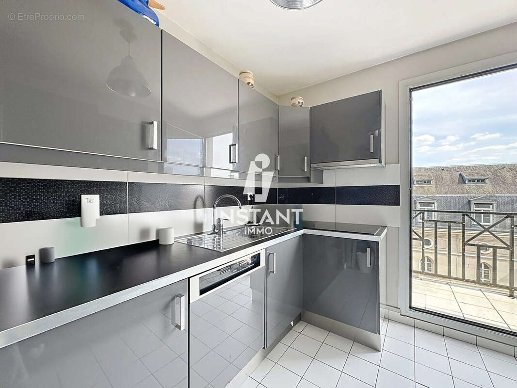 Appartement à CHARENTON-LE-PONT