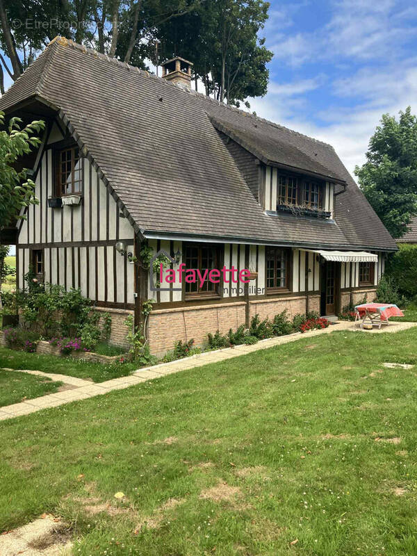 Maison à SAINT-GILLES-DE-LA-NEUVILLE