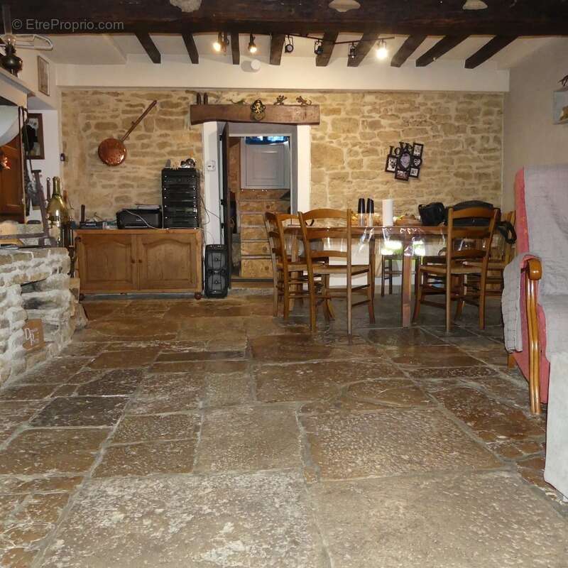 Maison à PRECY-SOUS-THIL