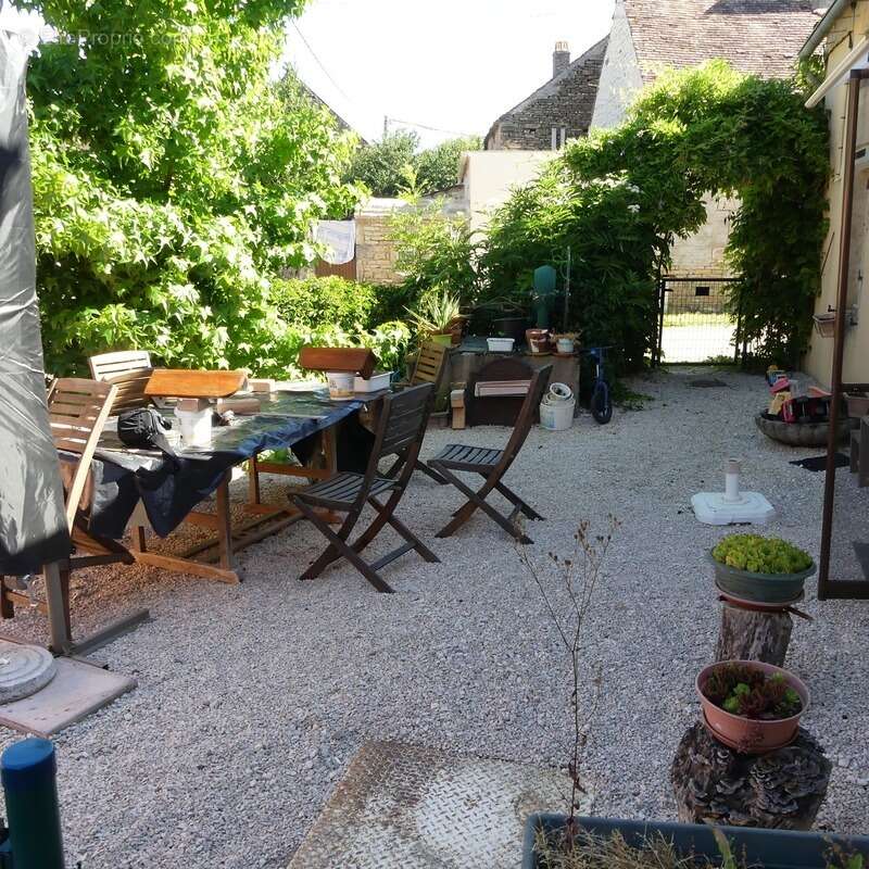 Maison à PRECY-SOUS-THIL