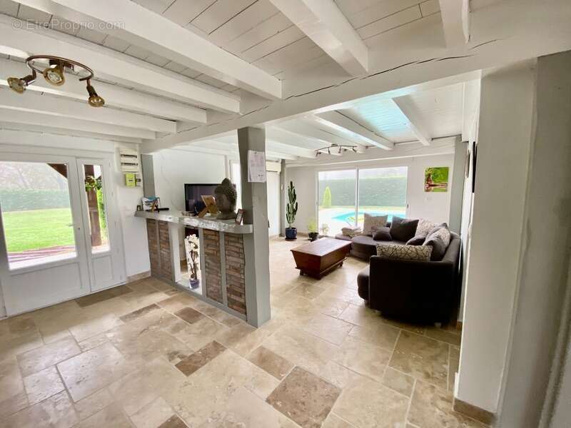 Maison à YGOS-SAINT-SATURNIN