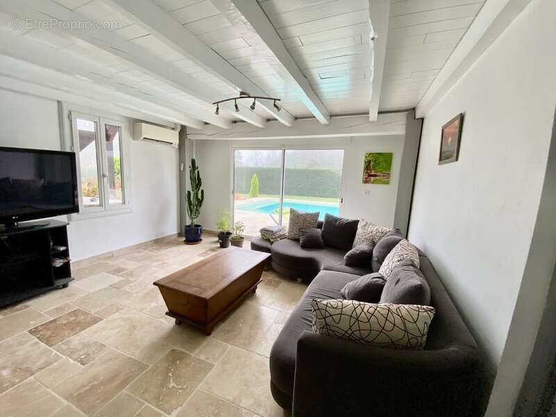 Maison à YGOS-SAINT-SATURNIN