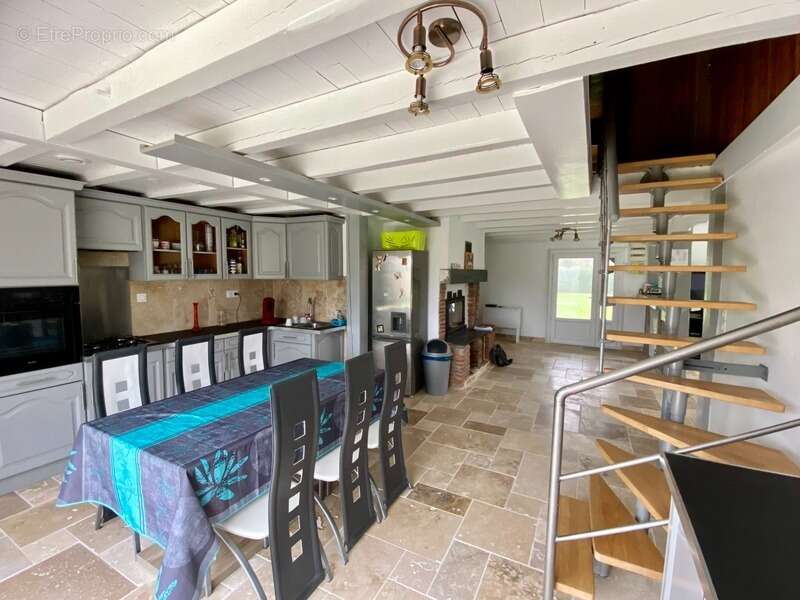 Maison à YGOS-SAINT-SATURNIN