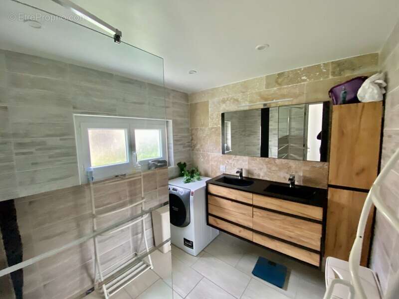 Maison à YGOS-SAINT-SATURNIN