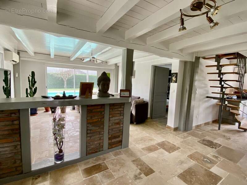 Maison à YGOS-SAINT-SATURNIN