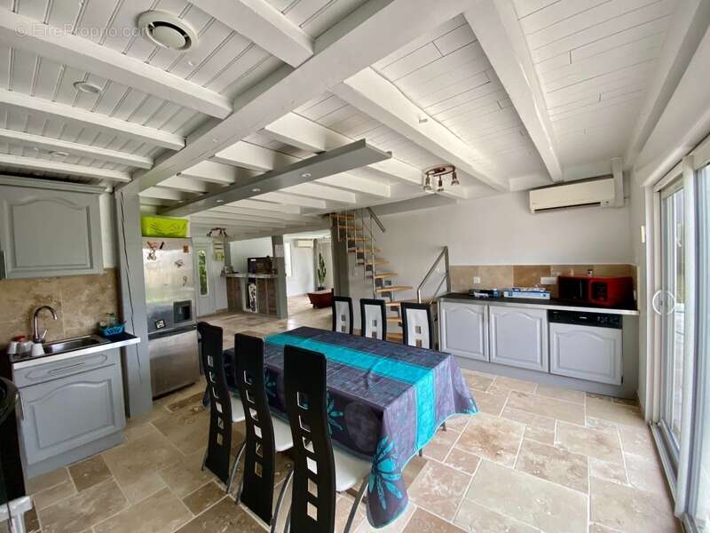 Maison à YGOS-SAINT-SATURNIN