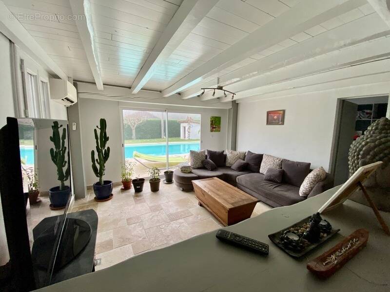 Maison à YGOS-SAINT-SATURNIN