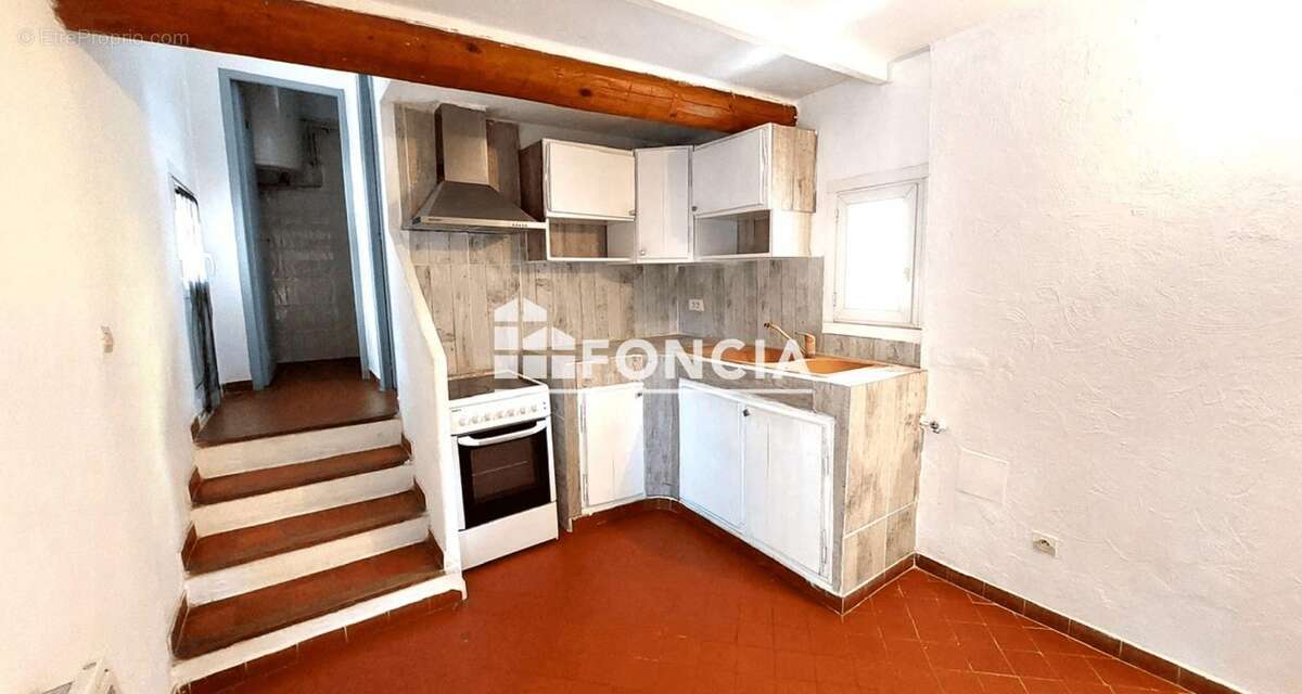 Appartement à PERNES-LES-FONTAINES