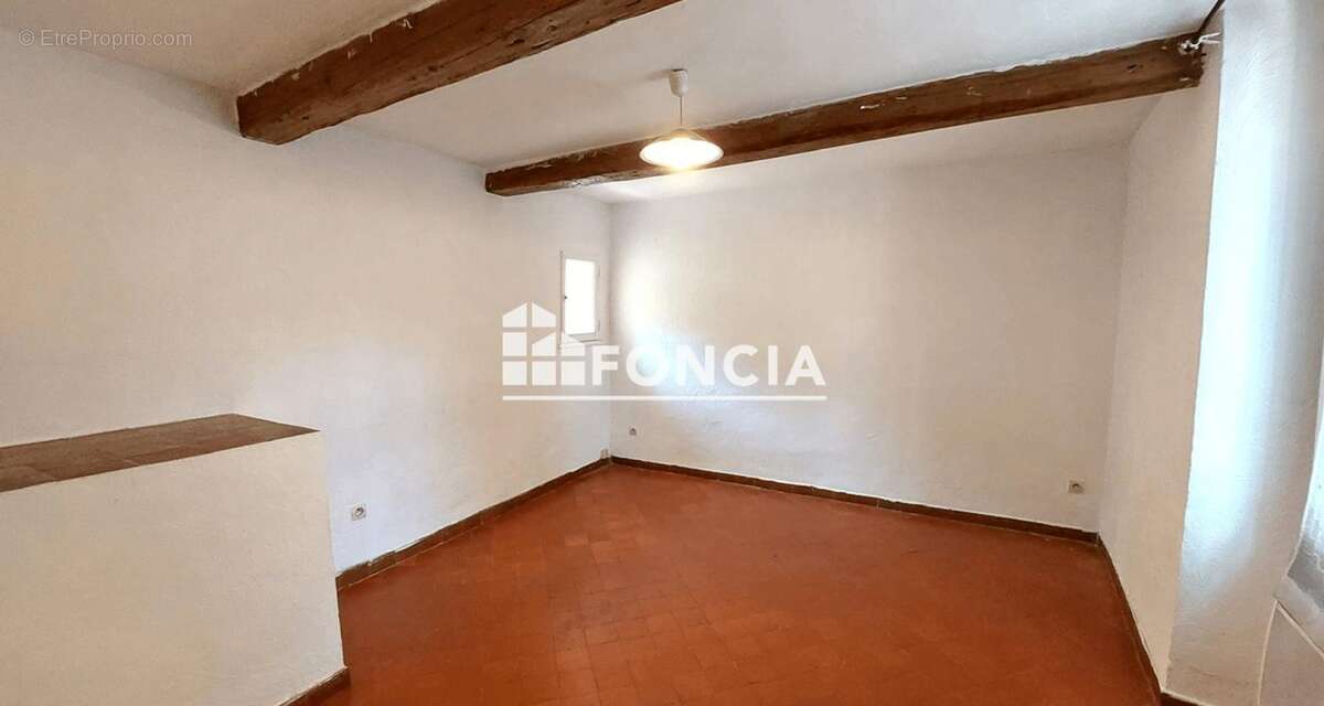 Appartement à PERNES-LES-FONTAINES