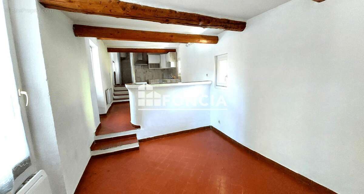 Appartement à PERNES-LES-FONTAINES