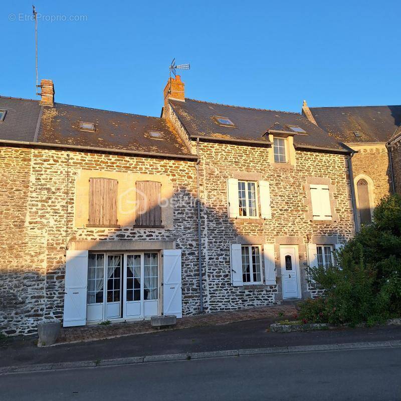 Maison à JAVRON-LES-CHAPELLES