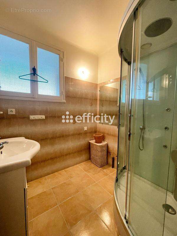 Appartement à SAINT-JEAN-DU-FALGA