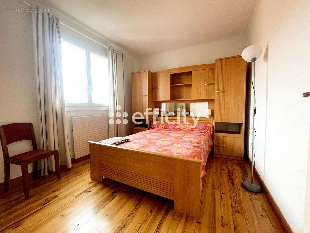 Appartement à SAINT-JEAN-DU-FALGA