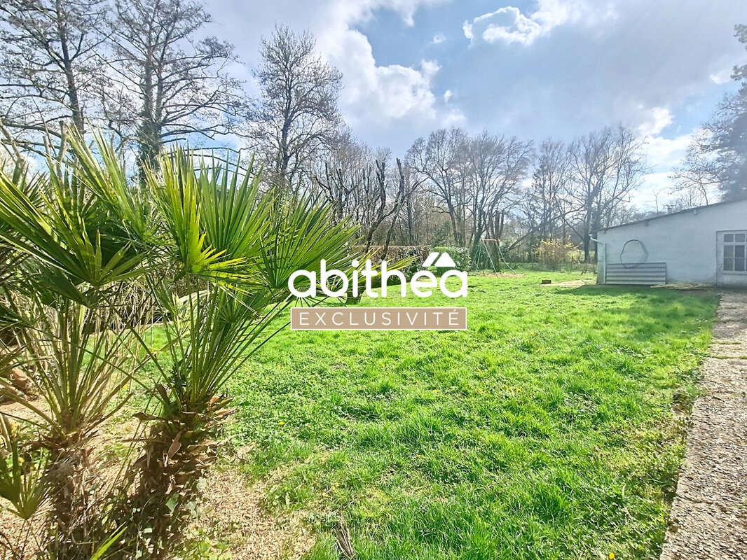 Appartement à NIEUL-LE-VIROUIL