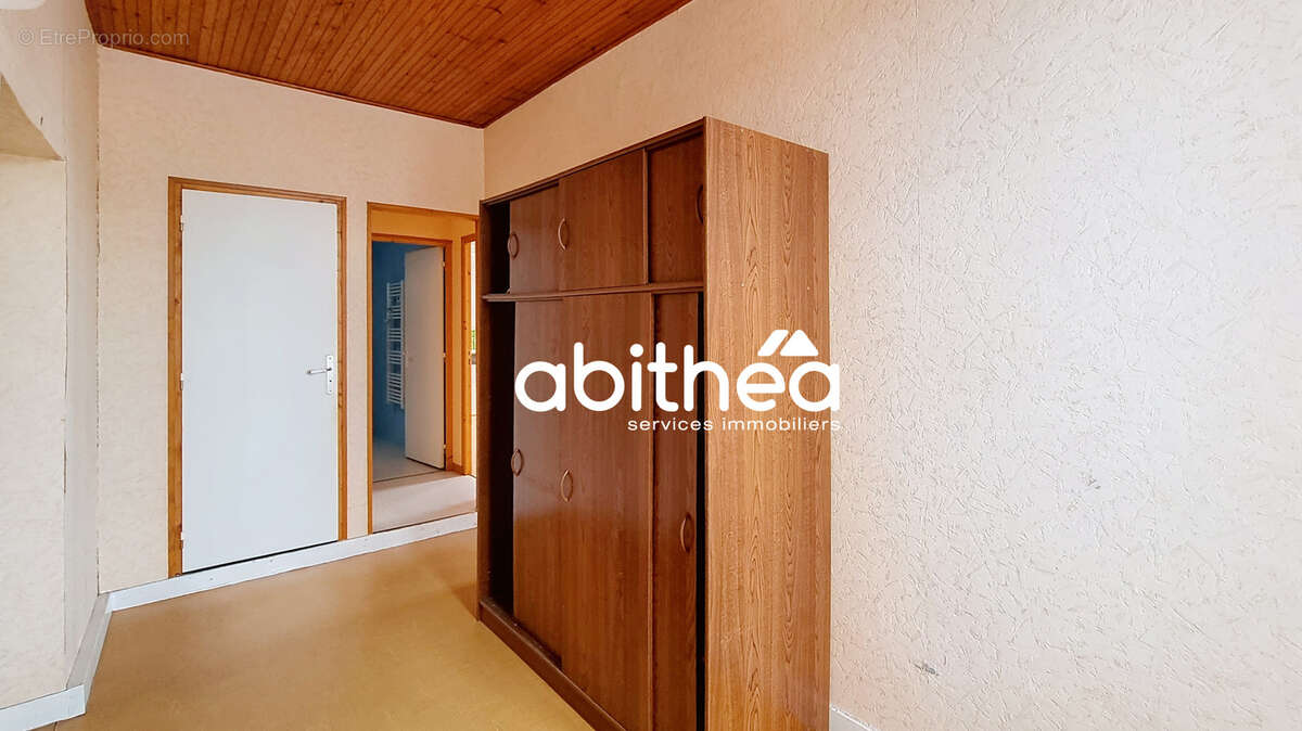 Appartement à NIEUL-LE-VIROUIL