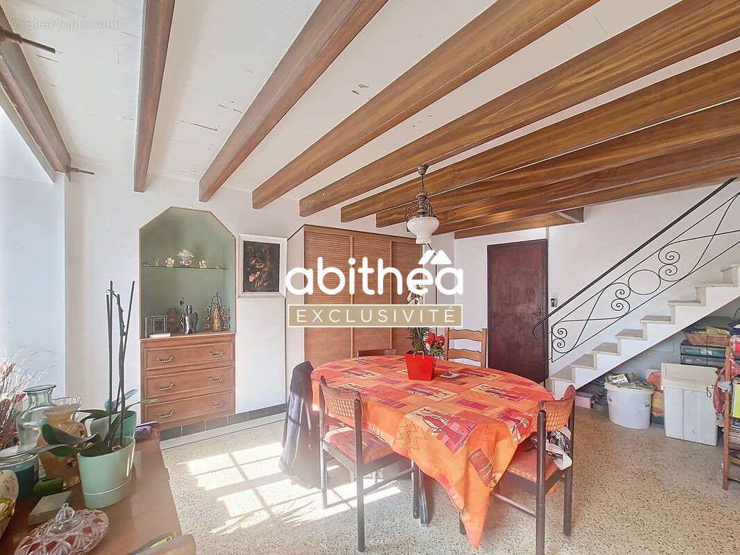 Appartement à NIEUL-LE-VIROUIL