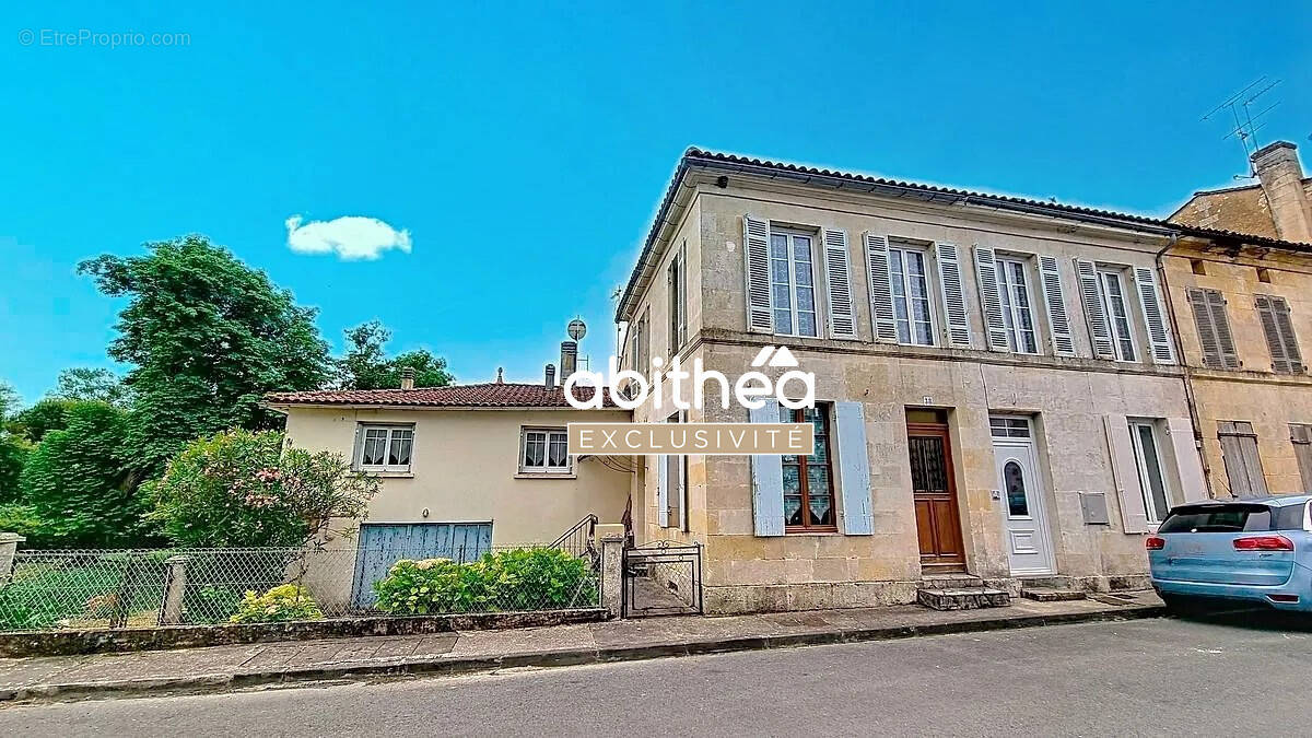 Appartement à NIEUL-LE-VIROUIL