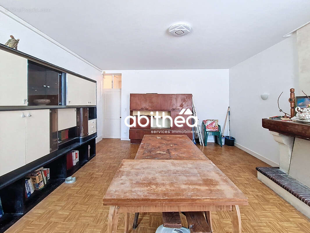 Appartement à NIEUL-LE-VIROUIL