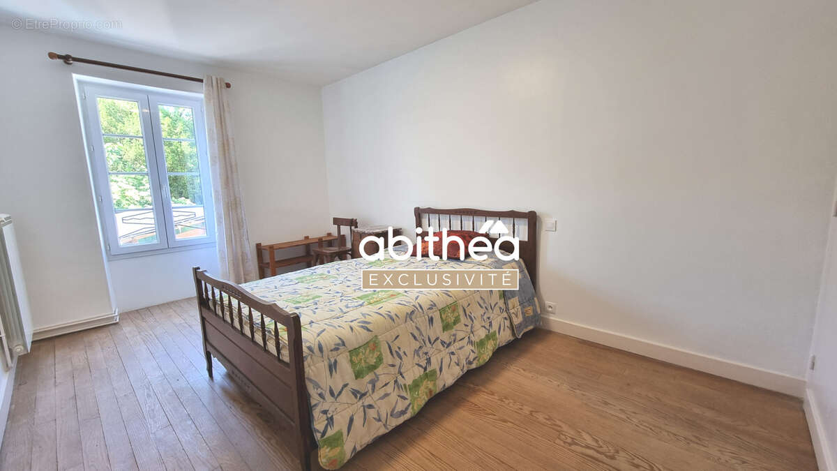 Appartement à NIEUL-LE-VIROUIL