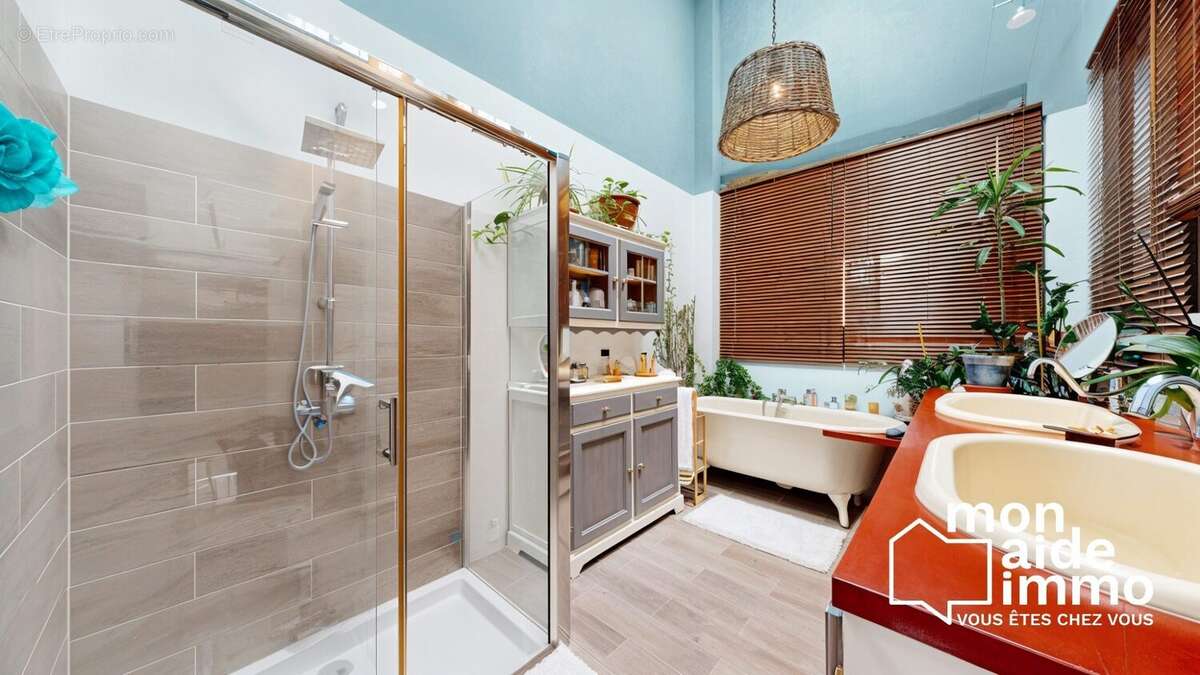 Maison à SAINT-EMILION