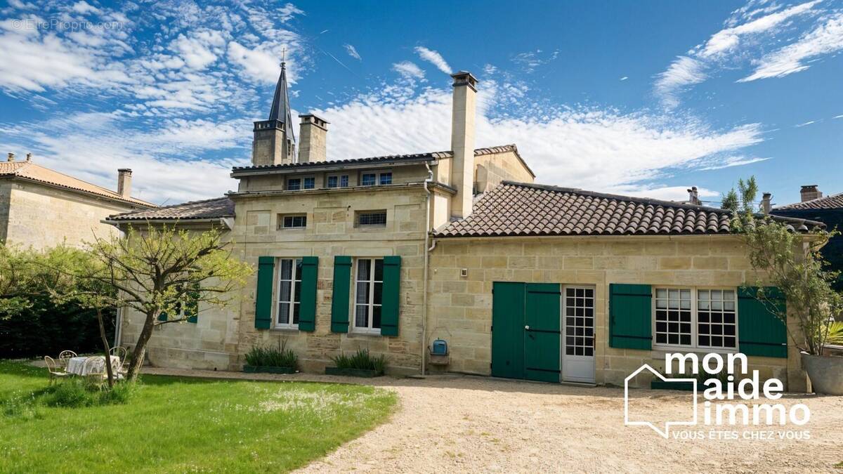 Maison à SAINT-EMILION