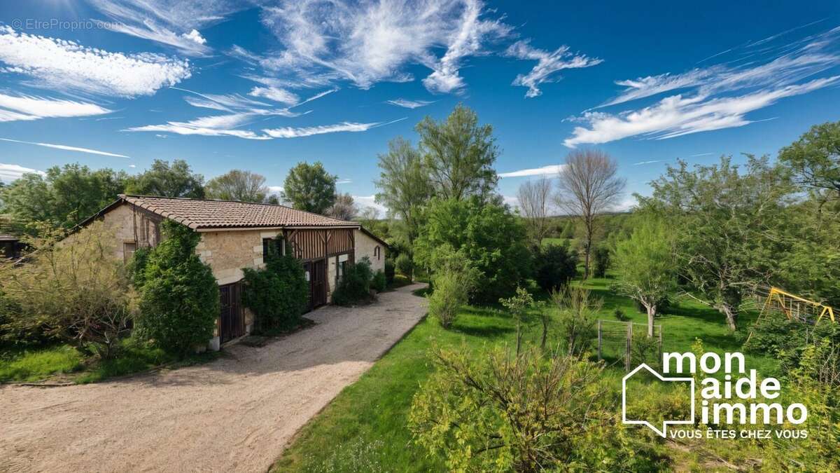 Maison à SAINT-EMILION