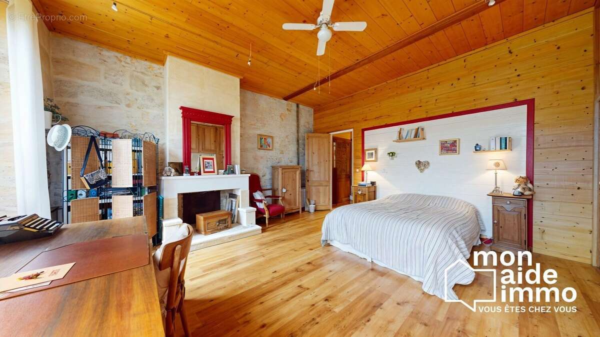 Maison à SAINT-EMILION