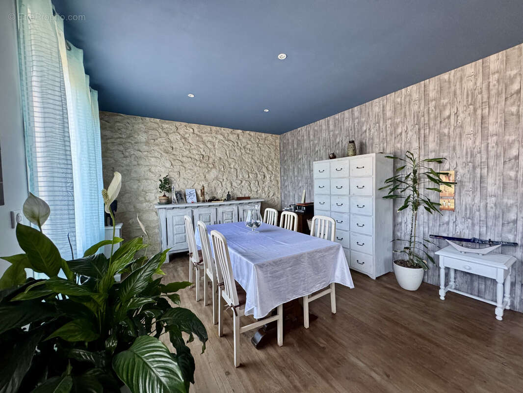 Maison à ROUFFIGNAC-DE-SIGOULES