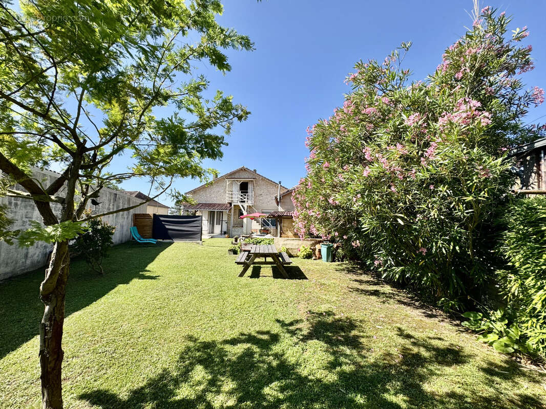 Maison à ROUFFIGNAC-DE-SIGOULES