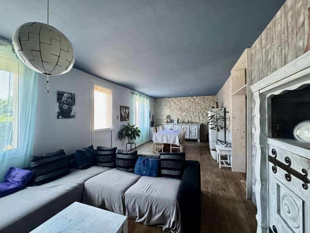 Maison à ROUFFIGNAC-DE-SIGOULES