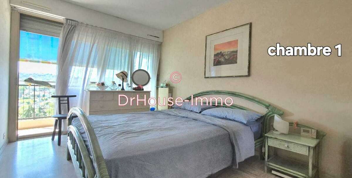 Appartement à MANDELIEU-LA-NAPOULE