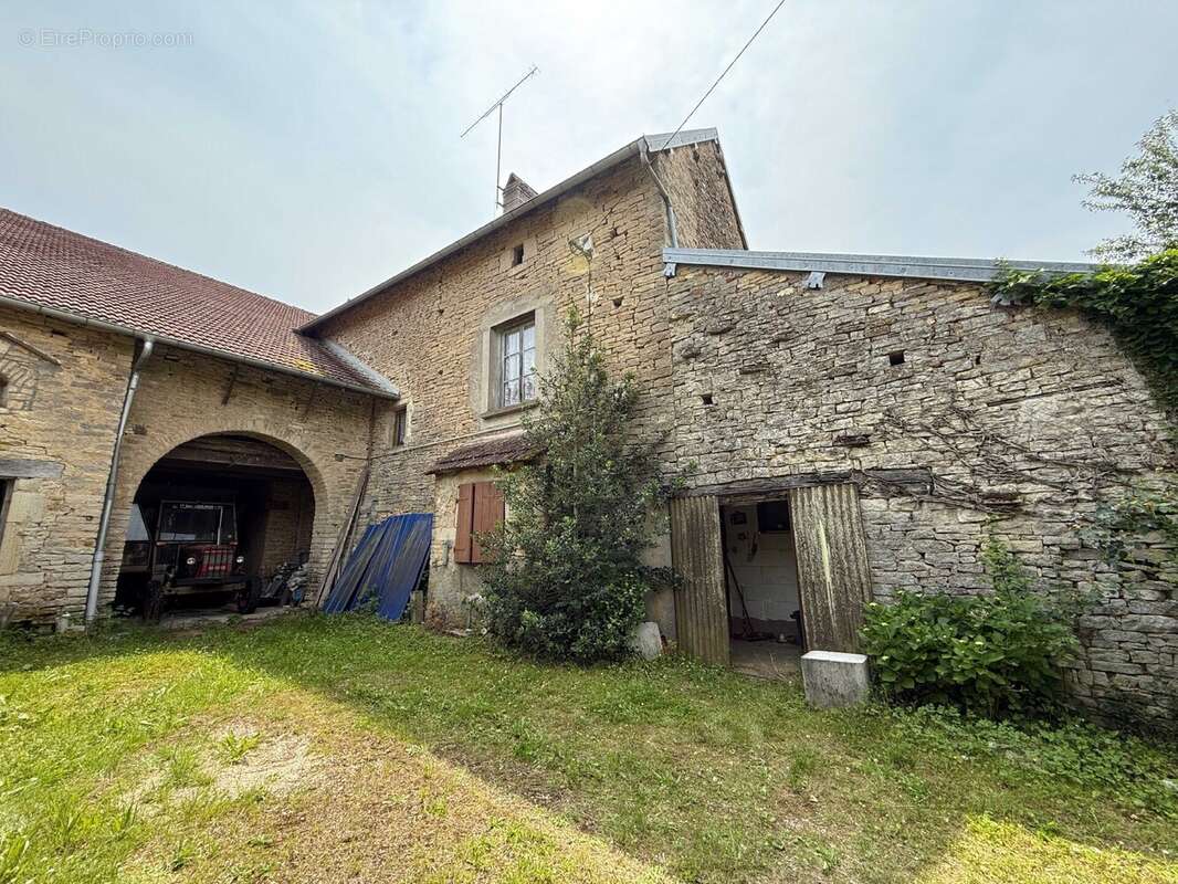 Maison à CONFRACOURT