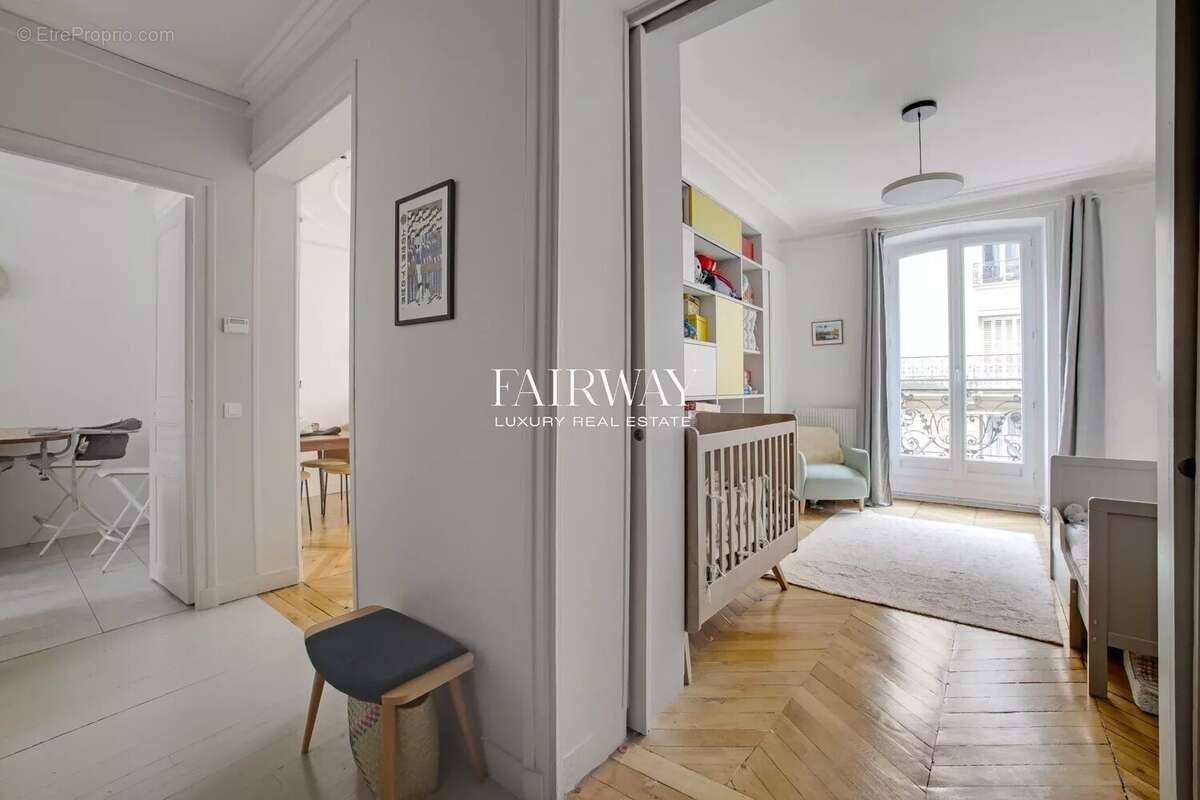 Appartement à PARIS-17E
