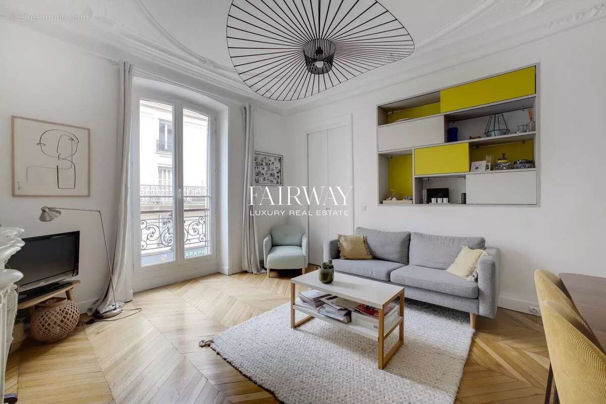 Appartement à PARIS-17E