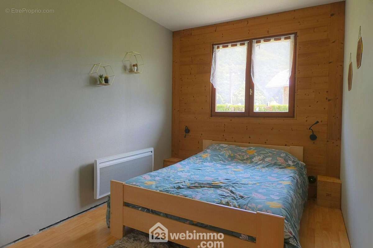 Le coin nuit profite de 3 chambres... - Maison à LATHUILE