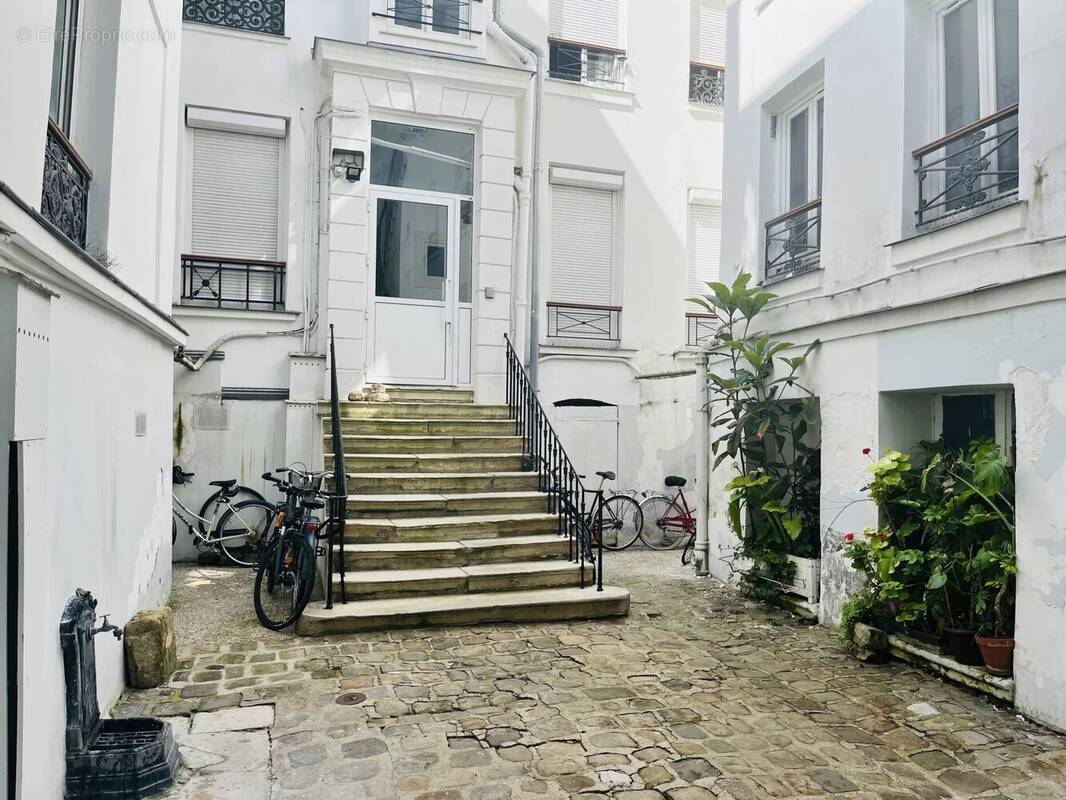 Appartement à PARIS-10E