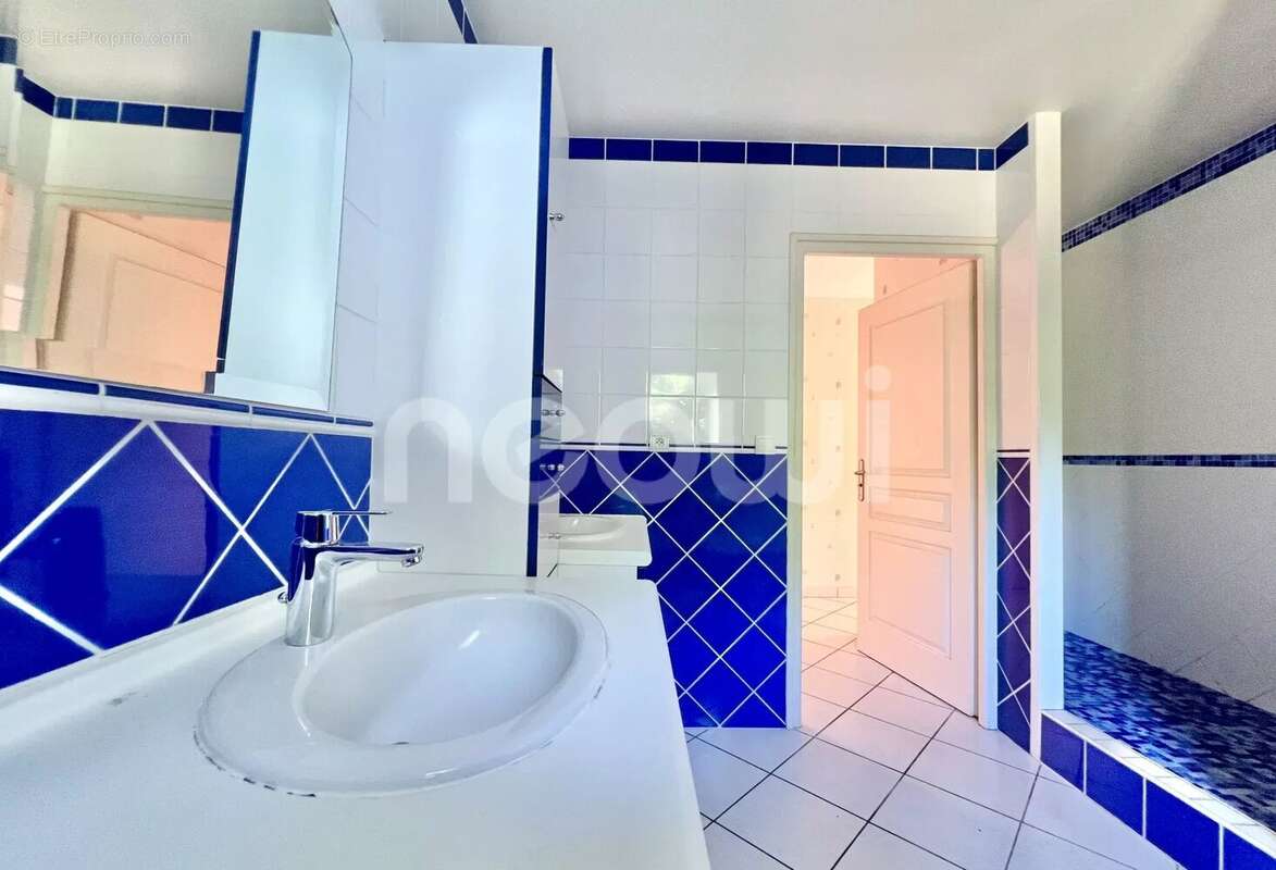 Maison à SAINT-BONNET-PRES-RIOM